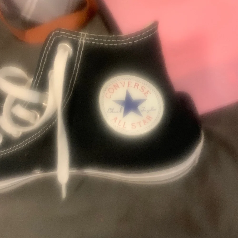 Converse - Picture 1 of 2